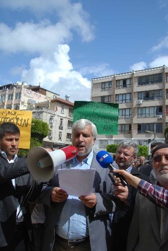 Anıt Meydanı'nda Kutlu Doğum etkinliğine izin verilmemesine tepki