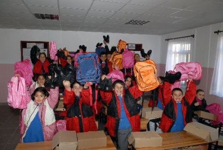 Ankara Büyükşehir Belediyesi 75 Bin Öğrenciye Kırtasiye Yardımı Yapacak