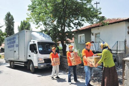Ankara Büyükşehir'in Gıda Dağıtımları Devam Ediyor