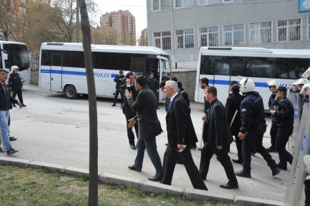 Ankara Dikmen Vadisi'nde dün çıkan olaylar nedeniyle 20 kişi gözaltına alındı