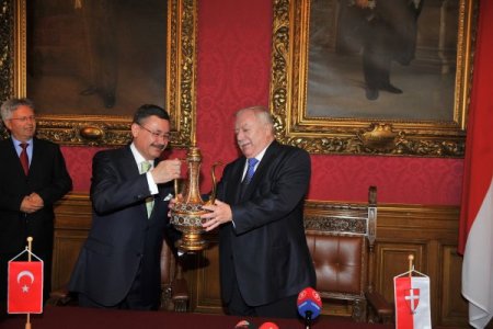 Ankara İle Viyana Kardeş Oldu