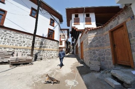 Ankara Kalesi’nde restorasyon sürüyor