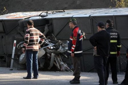Ankara-karabük Yolunda Kaza: 3 Ölü, 11 Yaralı (2)