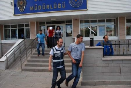 Ankara-kırıkkale Arasındaki Uyuşturucu Şebekesi Çökertildi