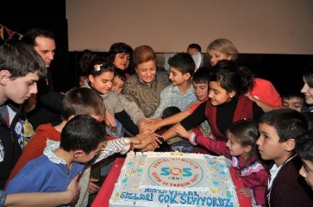 Ankara Sevgi Evleri'ndeki Minikler İçin Eğlence Düzenlendi