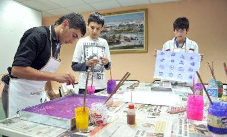 Ankara Sokaklarında Çalışan Çocuklar Merkezi sanat öğretiyor
