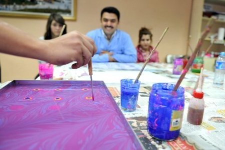 Ankara Sokaklarında Çalışan Çocuklar Merkezi sanat öğretiyor