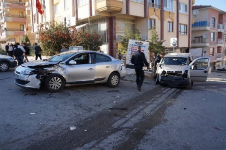 Ankara’da 2 ayrı kaza: 1’i çocuk 7 yaralı