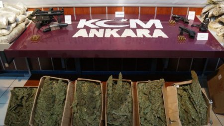 Ankara'da 3 ayrı operasyonda 10 kişi gözaltına alındı