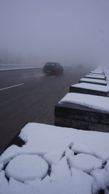 Ankara'da etkili olan sis sürücüleri zorladı
