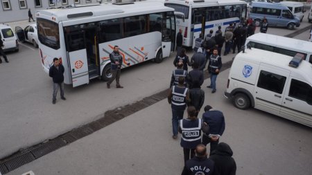 Ankara'da fuhuş çetesine ‘battaniye’ baskını: 26 gözaltı