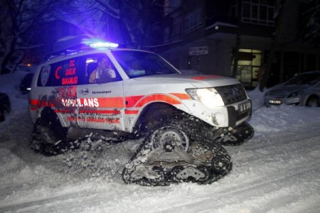 Ankara’da Hastaların İmdadına Paletli Ambulanslar Yetişti