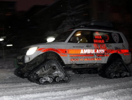 Ankara’da Hastaların İmdadına Paletli Ambulanslar Yetişti