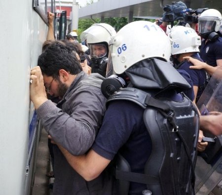 Ankara'da Reyhanlı protestolarına gözaltı (2)