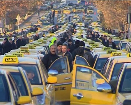 Ankara'da taksiye zam geldi, taksimetre kuyruğu oluştu