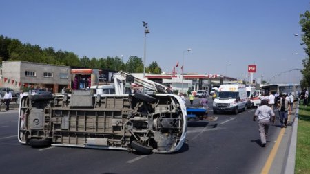 Ankara'da Trafik Kazası: 11 Yaralı
