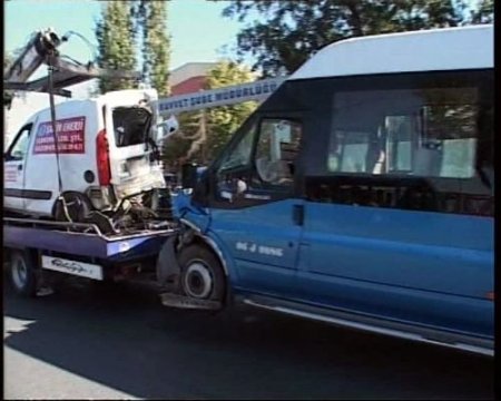 Ankara'daki Trafik Kazasında 6 Kişi Yaralandı