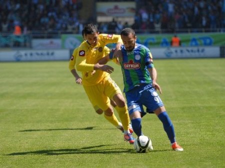 Ankaragücü'nü 3 - 0 yenen Çaykur Rizespor Süper Lig’e çıktı