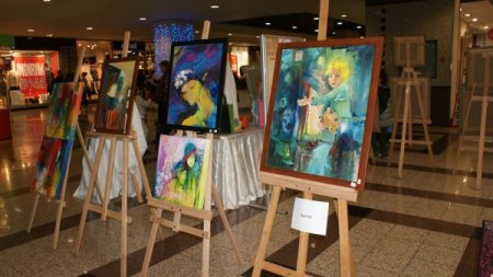 Ankaralı sanatseverler sergide bir araya geldi