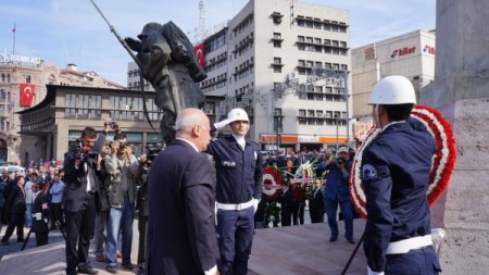 Ankara'nın başkent oluşu düzenlenen törenle kutlandı