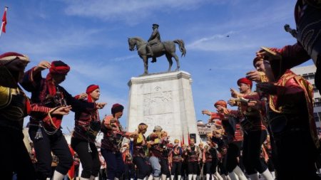 Ankara'nın başkent oluşu düzenlenen törenle kutlandı