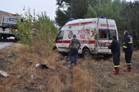 Ankara'ya Hasta Götüren Ambulans Dönüş Yolunda Takla Attı