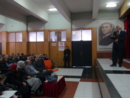 'Anne-babanın çocuğuna en büyük iyiliği birbirini sevmesidir'