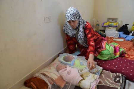 Anne karnında savaşla tanışan Suriyeli ikizlerin öyküsü