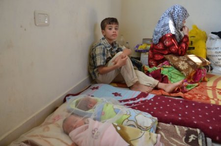 Anne karnında savaşla tanışan Suriyeli ikizlerin öyküsü