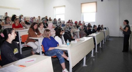 'Anne Üniversitesi'nde dersler başladı