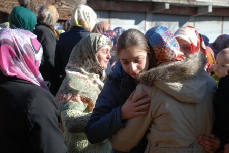 Anne ve 3 çocuğu yan yana toprağa verildi