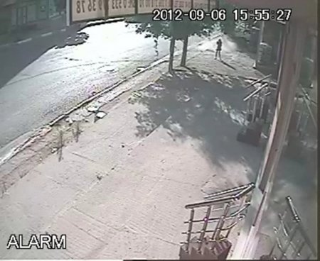 Anne ve pusetteki bebeğine böyle çarptı (Özel)