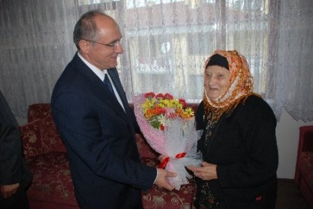 Anneler gününden önce doğdu