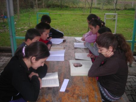 'annem Babam Da Benimle Okuyor' Kampanyasıyla Veliler De Okumaya Başladı