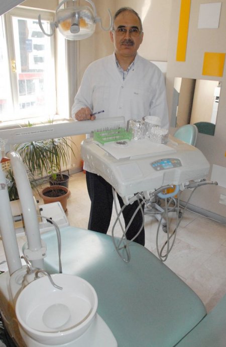 ''Annemin başını kesseniz açmaz' diyen komutan eşimden başını açmasını istedi'