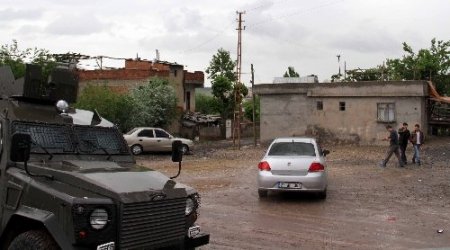 Annesine hediye almak isterken sahipsiz bombanın kurbanı oldu