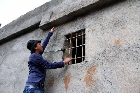 Annesine hediye almak isterken sahipsiz bombanın kurbanı oldu