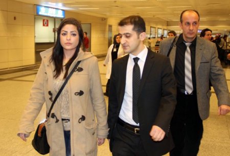 Annesine kavuşmak için Türkiye'ye geldi