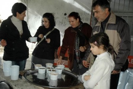 Antakya'da Aşure Günü Etkinlikleri Devam Ediyor