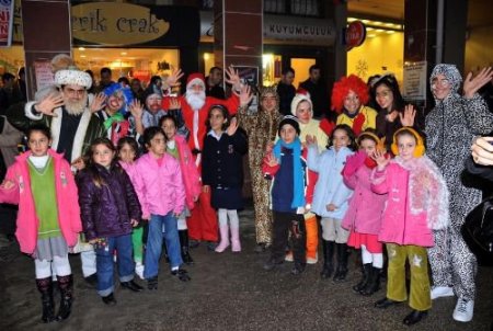 Antakya'da Düzenlenen Mini Sokak Şöleni İlgi Gördü