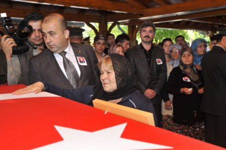 Antalya, şehidini son yolculuğuna uğurladı