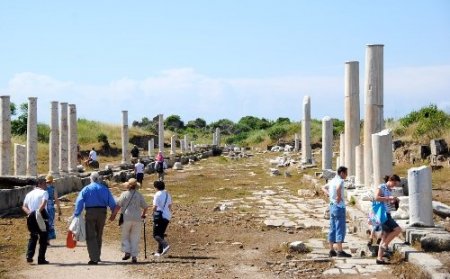 Antalya bölgesinde otellerin doluluk oranı yüzde 80 seviyesine ulaştı