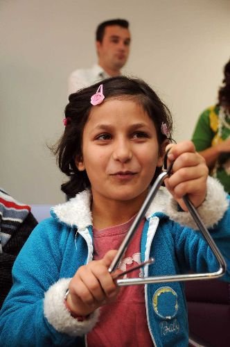 Antalya Büyükşehir Belediyesi, Engelli Çocuklara Sanat Dersi Veriyor