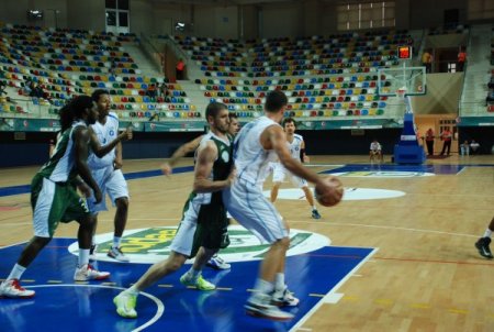 Antalya Büyükşehir Belediyespor: 72 - Aliağa Petkim: 67
