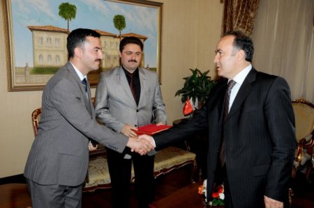 Antalya Eğitim Gönüllüleri’nden Vali Altıparmak’a Ziyaret