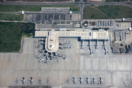 Antalya Havalimanı'nın iç hat yolcu trafiği yüzde 10 arttı