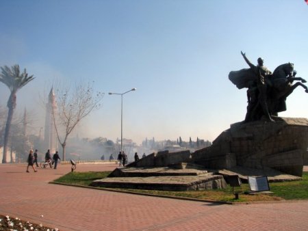Antalya Kaleiçi’nde Yangın Paniği