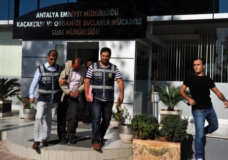 Antalya polisi, 247 kilo 292 gram kubar esrar maddesi ele geçirdi