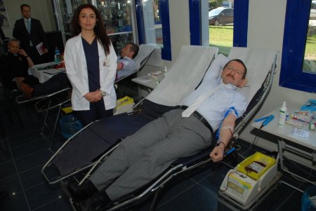 Antalya polisi kan bağışladı