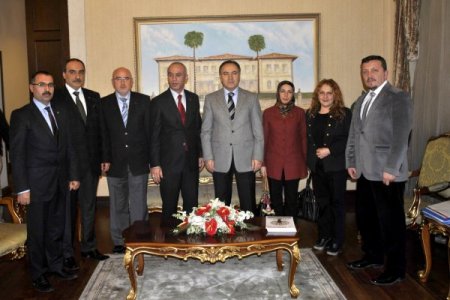 Antalya Valisi Altıparmak MÜSİAD ve ANTİKAD yöneticilerini kabul etti